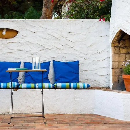 Pura Vida Falesia By The Portuguese Butler